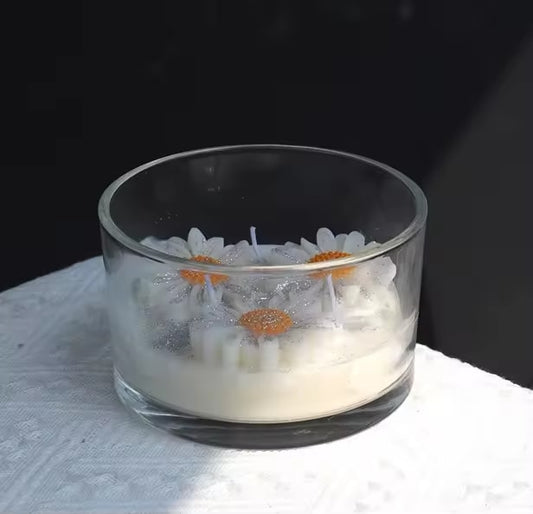 White Daisy Candle