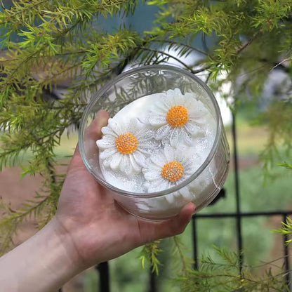 White Daisy Candle